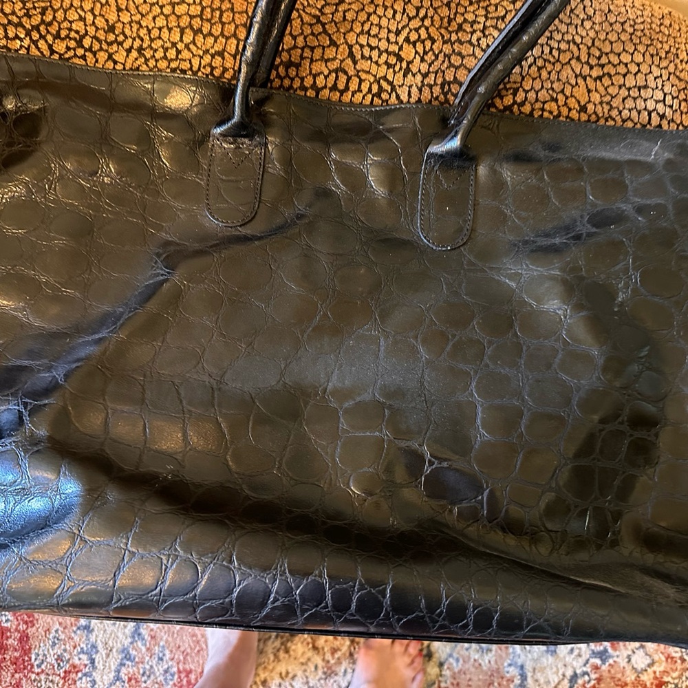 Gorgeous leather and fur tote bag with red interior. - Picture 4 of 7